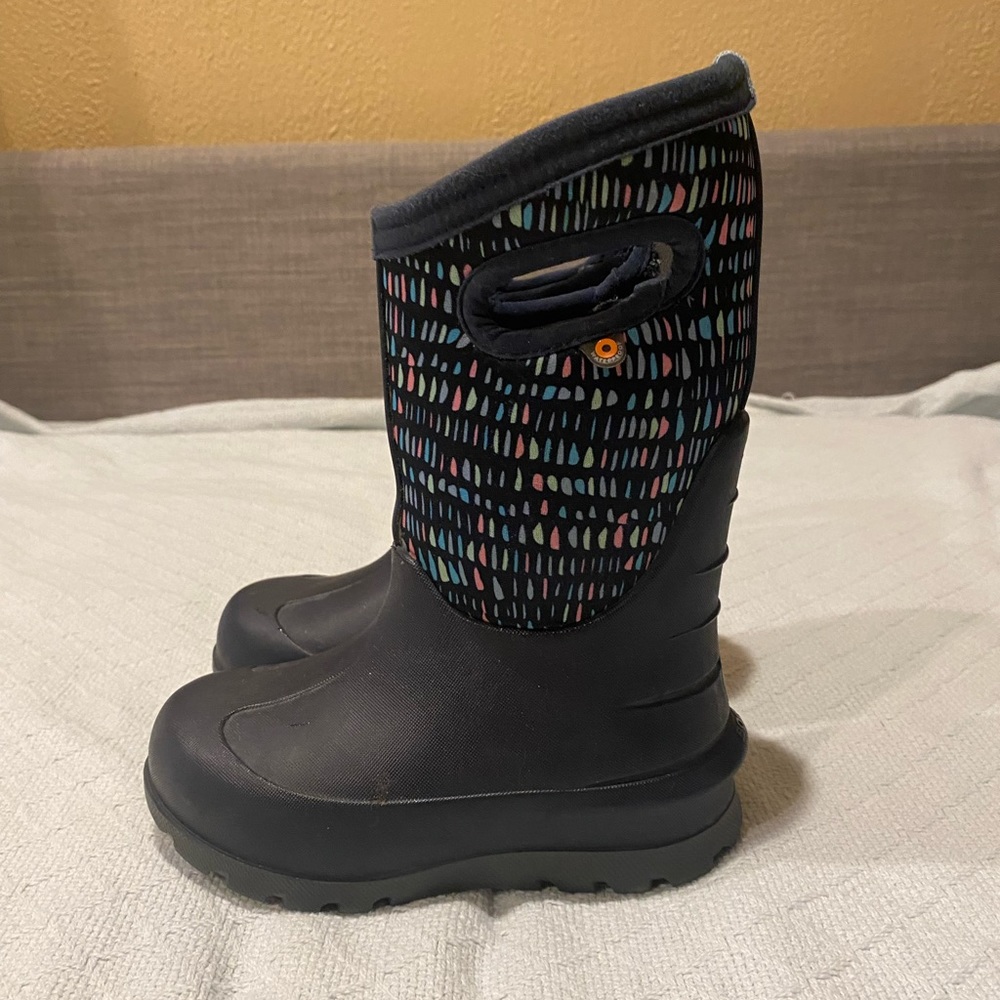 Bog boots. Little girl size 10. Worn 1 season. Great used condition.